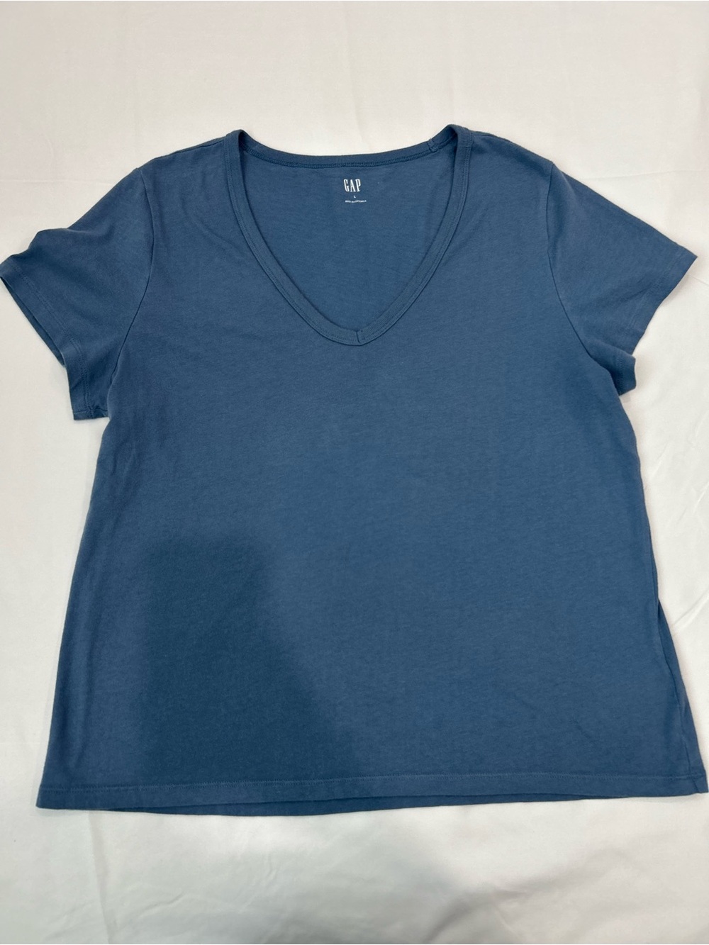GAP Women’s Blue V-Neck Short Sleeve T-Shirt Size L